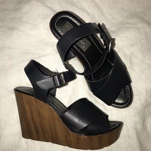 Size 7 black wedges